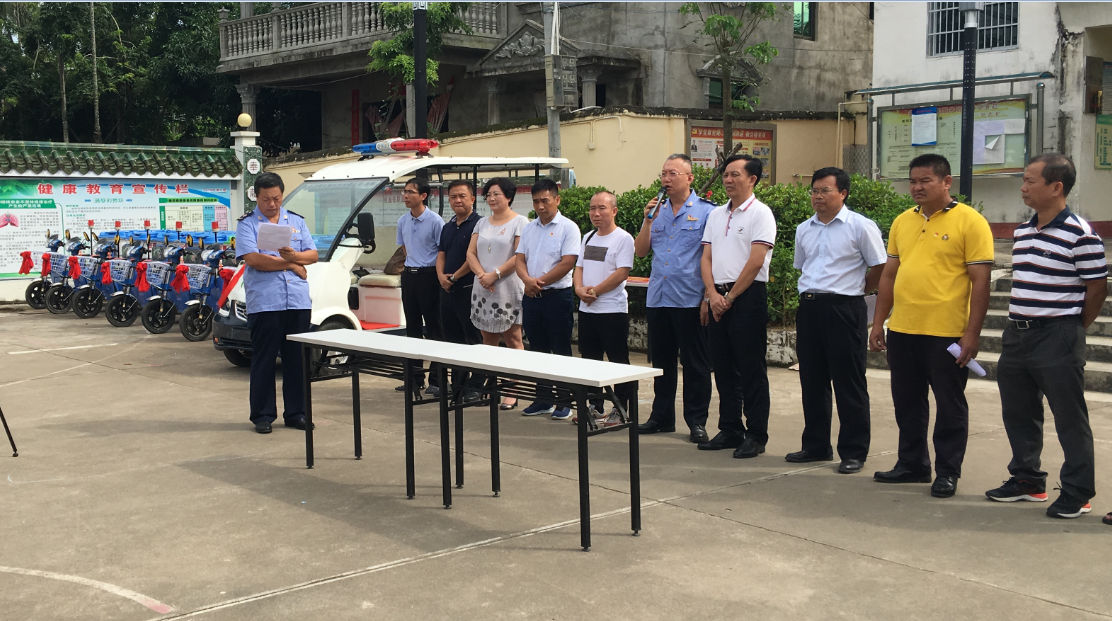 三亞百泰為“勇當(dāng)先鋒 做好表率”扶貧捐贈(zèng)車輛