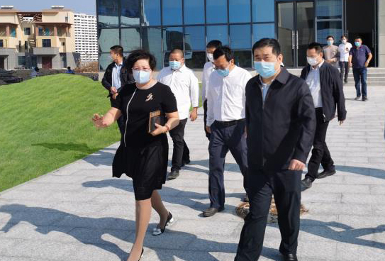 三亞市人民政府花興副市長一行蒞臨百泰生物調(diào)研指導